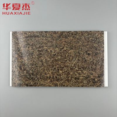 Buen precio Panel de pared de piedra de PVC al por mayor, panel de techo estampado en caliente de PVC, decoración de interiores de PVC para el hogar en línea