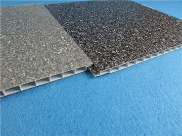 Buen precio El revestimiento decorativo del Pvc del material del diverso tamaño sube a 20 años de garantía en línea