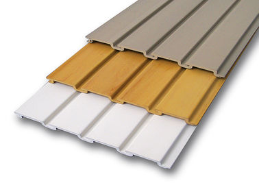 Los paneles plásticos de Slatwall del garaje