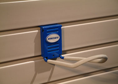 Buen precio Los paneles lisos limpios fáciles del PVC Slatwall para los paneles de pared ranurados accesorio de la tienda en línea