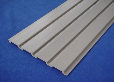 Buen precio El panel de pared gris frío del garaje del panel del listón del panel del PVC Slatwall de la espuma en línea
