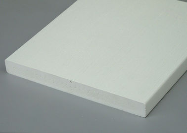 Buen precio tablero liso no tóxico del ajuste del PVC 1x8/ajuste celular del PVC para el hogar en línea