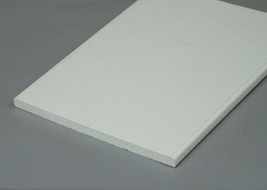 Buen precio Tablero plano/para uso general del ajuste del PVC, ajuste celular del PVC del vinilo blanco para la decoración en línea
