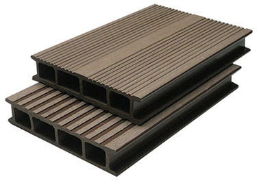 Buen precio El Decking compuesto anticorrosión de WPC para el café acanala Decking de WPC en línea