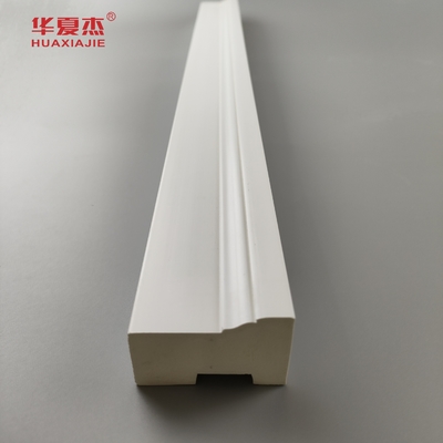 Buen precio Liso formando fácilmente la canillera de puerta del PVC para el interior casero en línea