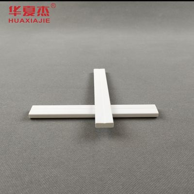 Buen precio Screen White Vinyl PVC Foam Moulding White Pvc Profile Indoor Building Decoration en línea