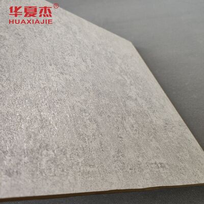 Buen precio Panel de pared de diseño moderno de WPC impermeable al agua y respetuoso con el medio ambiente para el interiorUso en línea