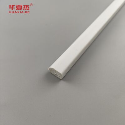 Buen precio acabado liso moldeo de recorte de PVC impermeable con longitud personalizada para aplicaciones en interiores en línea