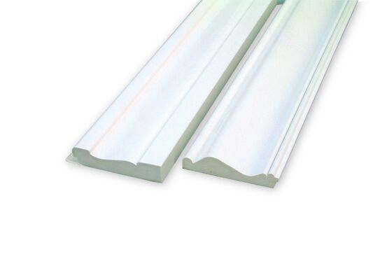 Buen precio Moldeado de recorte de PVC blanco Superficie lisa en interiores ideal para cubrir huecos y crear transiciones sin fisuras entre superficies en línea