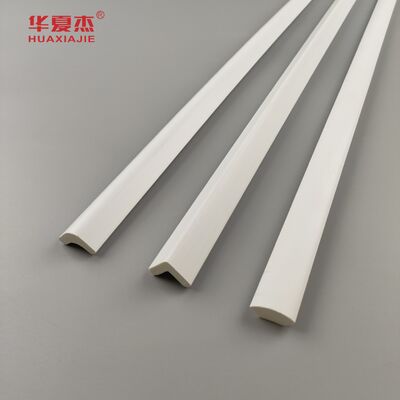Calidad Tablero de moldura de vinilo resistente al moho y al mildiu con acabado de superficie lisa diseñado para un rendimiento superior en entornos de construcción exteriores exigentes Fábrica