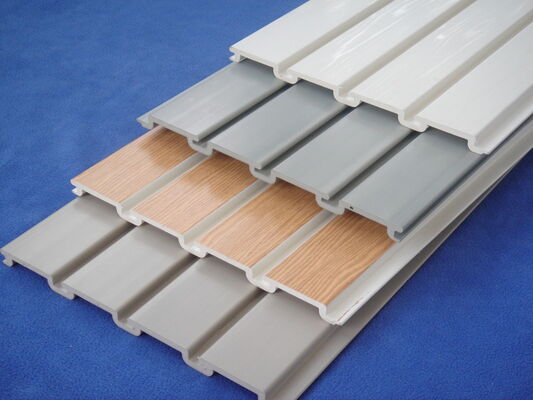 Calidad Superficie lisa, impermeable, paneles de PVC de pared rectangular con fácil instalación para garajes y pantallas de venta al por menor Fábrica