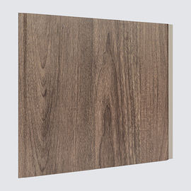 Buen precio Estilo de bambú que lamina los paneles de pared del PVC, decoración del revestimiento de la pared del cuarto de baño del PVC en línea