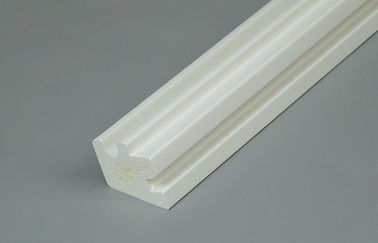 Buen precio Moldeado modificado para requisitos particulares del ajuste del PVC, ajuste exterior de la ventana del Anti-estiramiento en línea