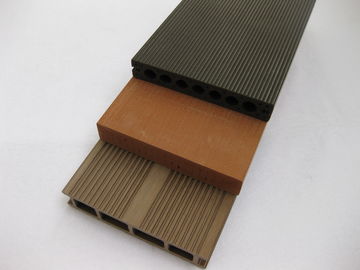 Buen precio Decking compuesto de los surcos WPC para el suelo que entrelaza plástico en línea
