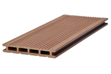 Buen precio Instalación compuesta plástica de madera ambiental de las cubiertas del hueco WPC del Decking en línea