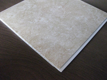 Buen precio Placa de pared plástica resistente a la polilla de los paneles de techo del PVC ambiental en línea